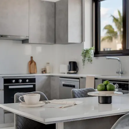 Apartment Sanders Palama *