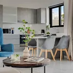 Sanders Palama Apartamento